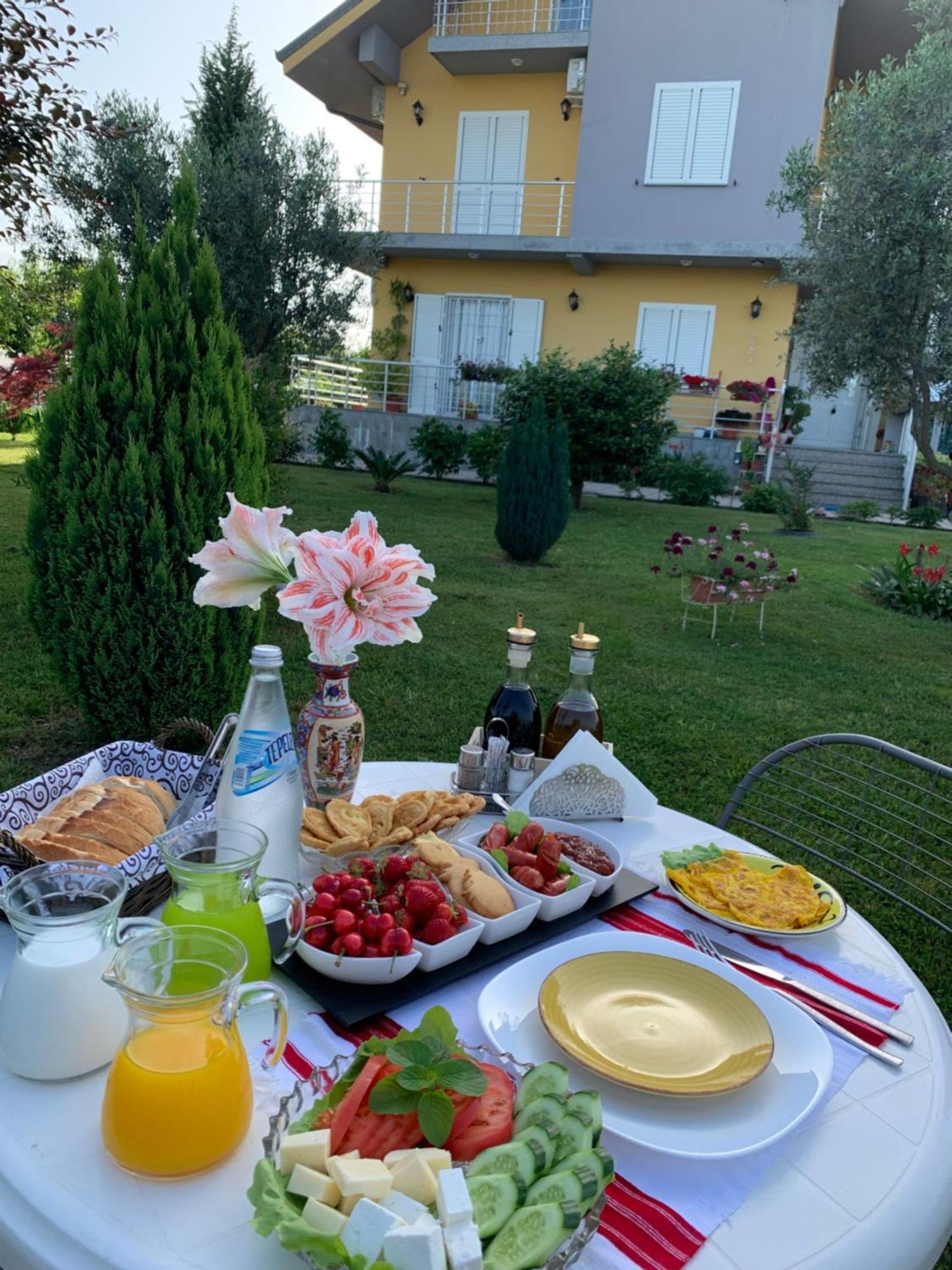 Hotel Villa Linda شكودر المظهر الخارجي الصورة
